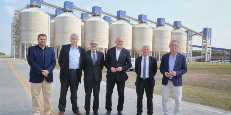 Inauguraron el Puerto modelo de Timbúes: «Es la recepción y salida al mundo»