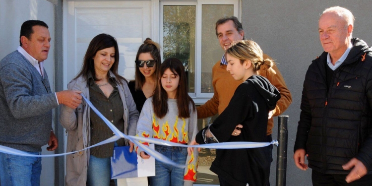 Entregaron una nueva vivienda en Barrancas y construyen otras dos: “Es un objetivo principal”