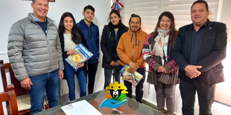 Leo Diana entregó aportes a instituciones de Barrancas