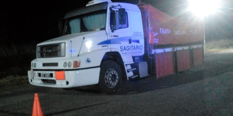 Robaron un camión en Rosario y fue hallado en Clason, sobre Ruta 34