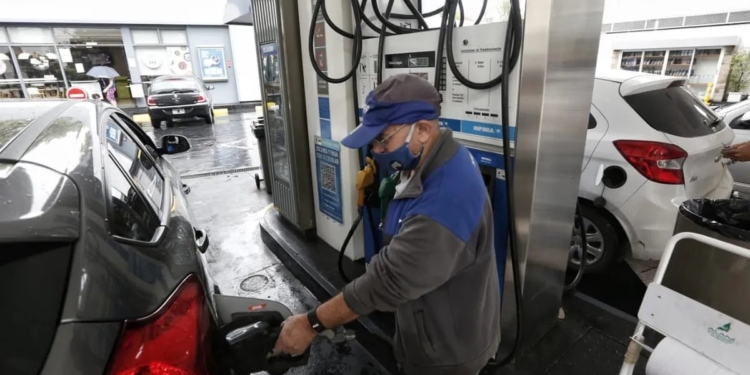 Combustibles: YPF aumenta los precios de la nafta y el gasoil