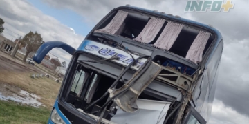 Ruta 34: dos heridos al colisionar un colectivo y un camión en Centeno