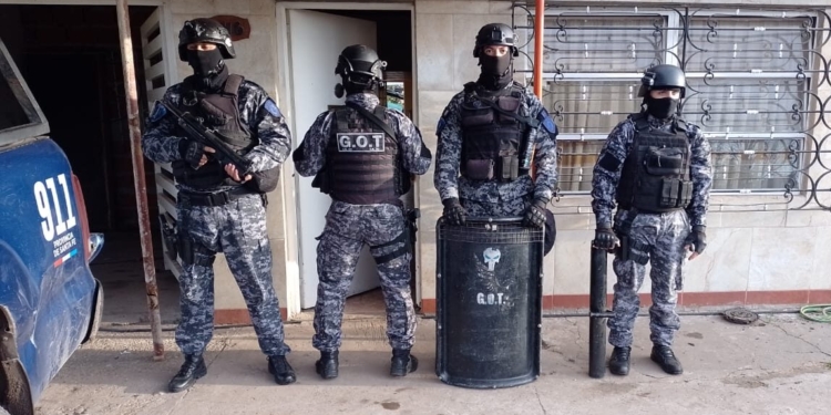 Allanaron una vivienda de Gaboto por amenazas con arma y hallaron droga