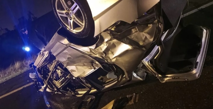 Robó un auto, volcó y fue al hospital: lo descubrieron por una zapatilla