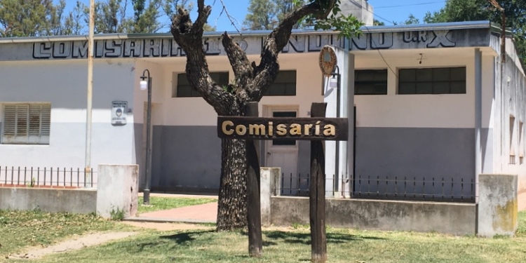 Un vecino de Andino fue abordado por delincuentes a caballo: uno cayó y huyeron