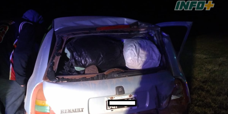 Un auto y un camión colisionaron en autopista: un nene resultó herido