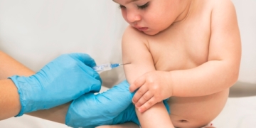 Comienza el operativo para vacunar a bebés contra el Covid