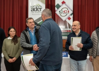 Entregaron créditos a productores de la región afectados por la sequía