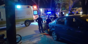 Un menor en moto chocó contra un auto en San Genaro