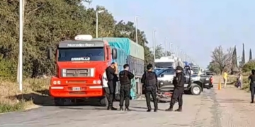 Tragedia en Ruta 11: falleció un motociclista tras chocar con un camión