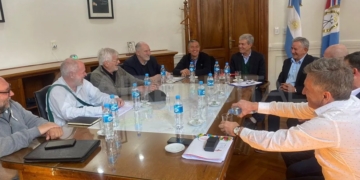 Paritarias: el gobierno le garantizó a los estatales llegar al 77% de aumento anual