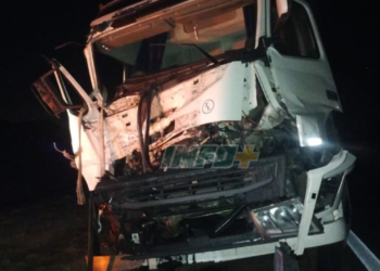 Dos camiones colisionaron sobre autopista en Barrancas: un herido