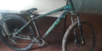 Hallaron entre pastizales una bicicleta robada en Oliveros