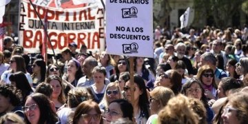 Conflicto docente: el gobierno ofreció devolver descuentos y «recuperar días»