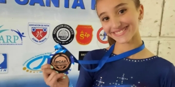 Ornella representó a Oliveros y a la provincia y se subió al podio del Nacional de Patín