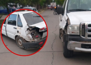 Importantes roturas tras un choque en las calles de Barrancas
