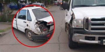 Importantes roturas tras un choque en las calles de Barrancas