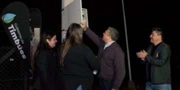 La Comuna de Timbúes iluminó el Barrio Pocho Pérez con casi 100 luces led