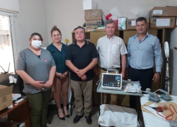 Diana y Gufi entregaron un nuevo desfibrilador para el SAMCo de Centeno