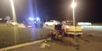 Un menor y un joven heridos tras chocar un auto y una moto en Bernardo de Irigoyen