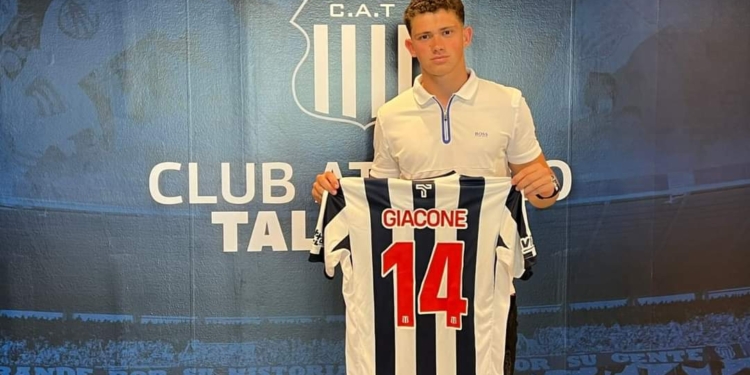 El oliverense Juan Cruz Giacone firmó su primer contrato profesional
