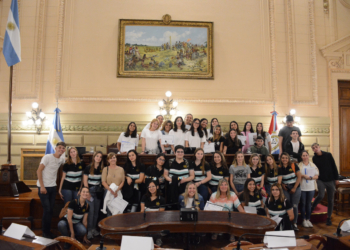 Alumnos de Monje y Barrancas presentaron sus propuestas en el senado