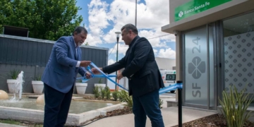 Inauguraron el nuevo cajero en Timbúes: «Por más y mejores servicios»