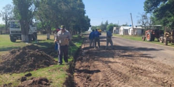 Construyen en Carrizales más de 900 metros de cordón cuneta