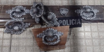 Un joven detenido por profanar tumbas en un cementerio cercano a la autopista