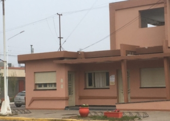 Robaron elementos de valor y hasta la ropa de una familia en Correa