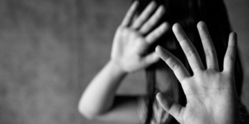 Oliveros: una nena fue atacada a golpes por la mujer de su papá y las hijas de ella