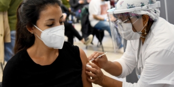 Se triplicaron los casos de Covid en la provincia y recomiendan vacunarse