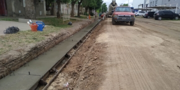 Obra histórica en Maciel: comenzaron con el cordón cuneta en barrio Club Alba