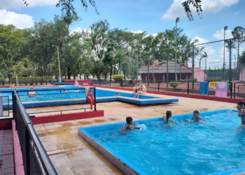 El natatorio de Centeno inauguró la temporada y hay múltiples actividades