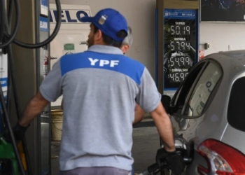 Ya rige un nuevo aumento del 4% de la nafta y el gasoil en todo el país