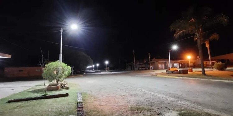 La Av. Centenario de Carrizales ya luce su nueva iluminación LED