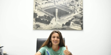 Una Guerrera: Cande Larrondo firmó su primer contrato profesional con Rosario Central
