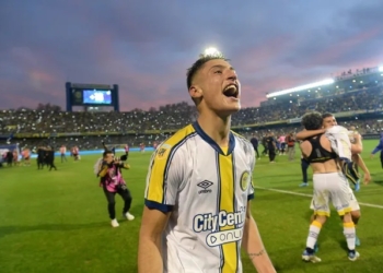 ¿Se va? Un equipo ruso hizo una oferta por Alejo Véliz