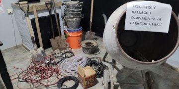 Se ofreció a cuidar las herramientas de su vecino pero las publicó en Facebook para venderlas