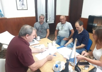 Oliveros recibió fondos para construir 200 metros de cordón cuneta