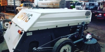 Maciel adquirió una nueva barredora con fondos propios