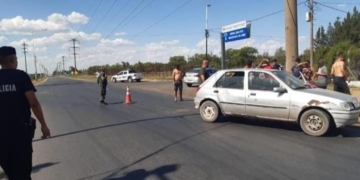Tragedia en Puerto San Martín: hizo marcha atrás, no vio a su mujer y la mató