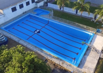 Ingresaron a la pileta del Club Alba de madrugada, se grabaron y subieron a Instragram