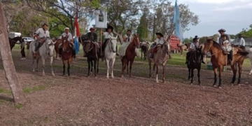 Gaboto: «Los Gauchitos de Emma» cruzaron el río y desfilarán en el Festival de Diamante