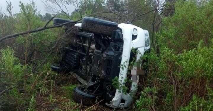 Una mujer de Oliveros despistó y volcó con su camioneta en autopista