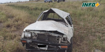 Una camioneta volcó entre B. de Irigoyen y Gálvez: dos jóvenes heridos