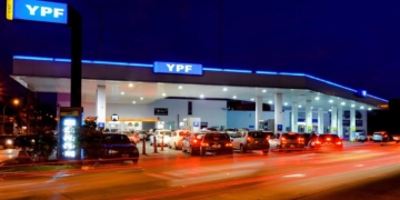YPF continuará aceptando el pago con tarjeta de crédito
