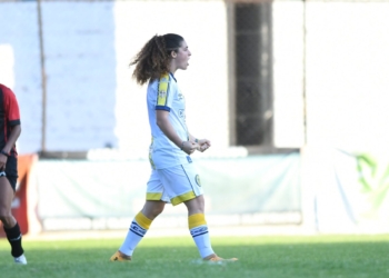 Con dos goles de la barranqueña Lara López, la primera de Central goleó en su debut