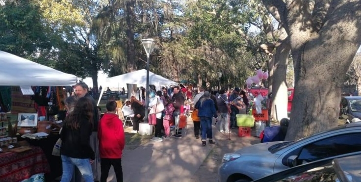 Gaboto convoca a artesanos y músicos para un nuevo domingo de disfrute