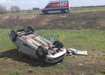 Monje: dos heridos tras un impactante vuelco en la autopista
